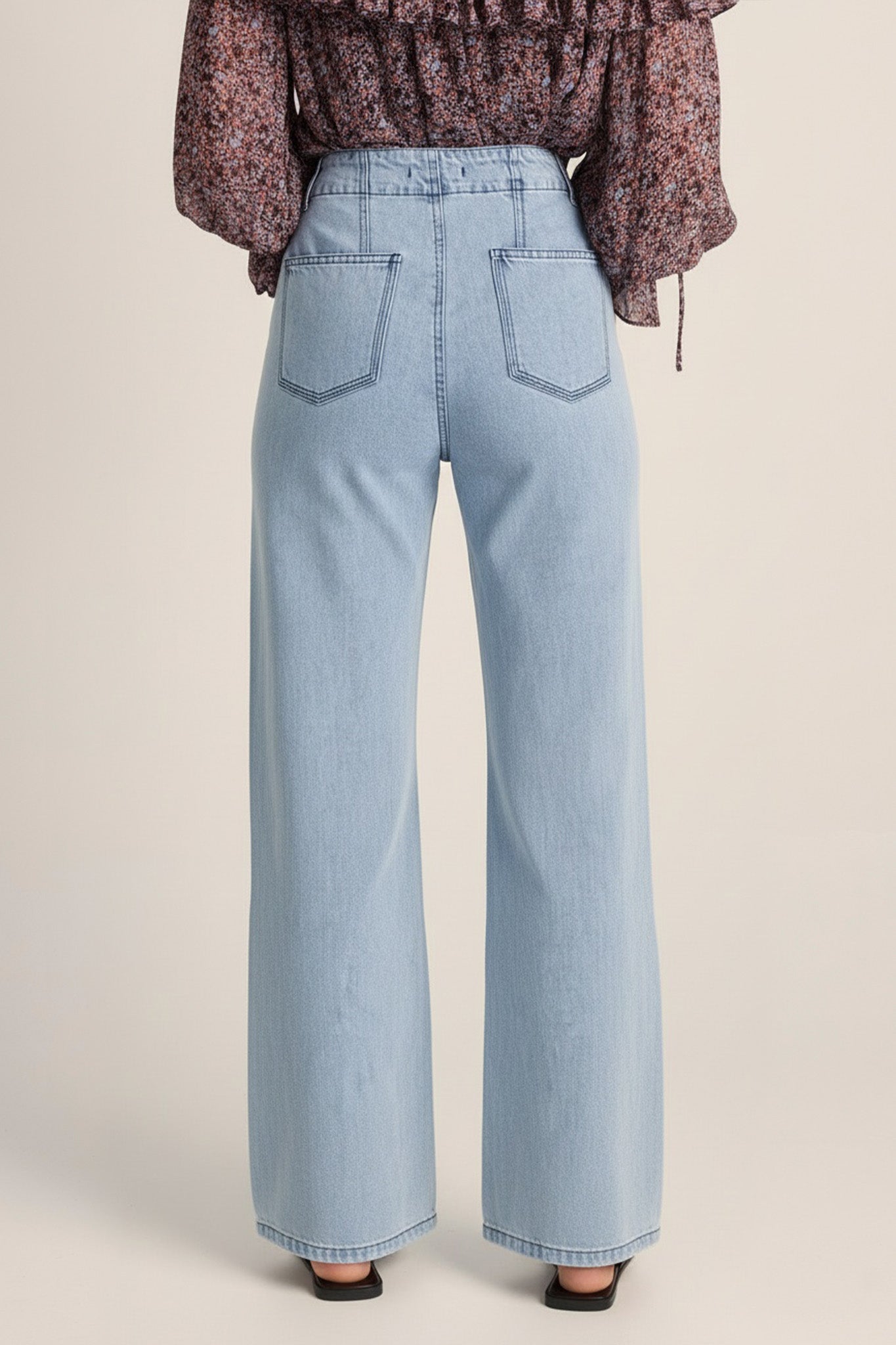 Lila Straight Leg Jean