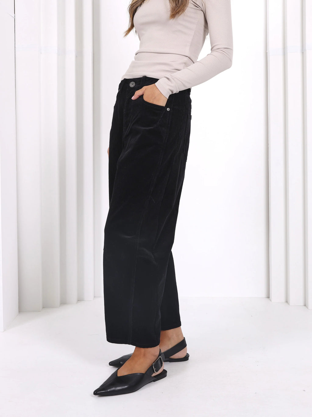 Toni Barrel Cord Jeans