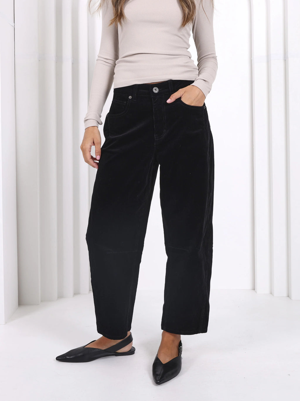 Toni Barrel Cord Jeans
