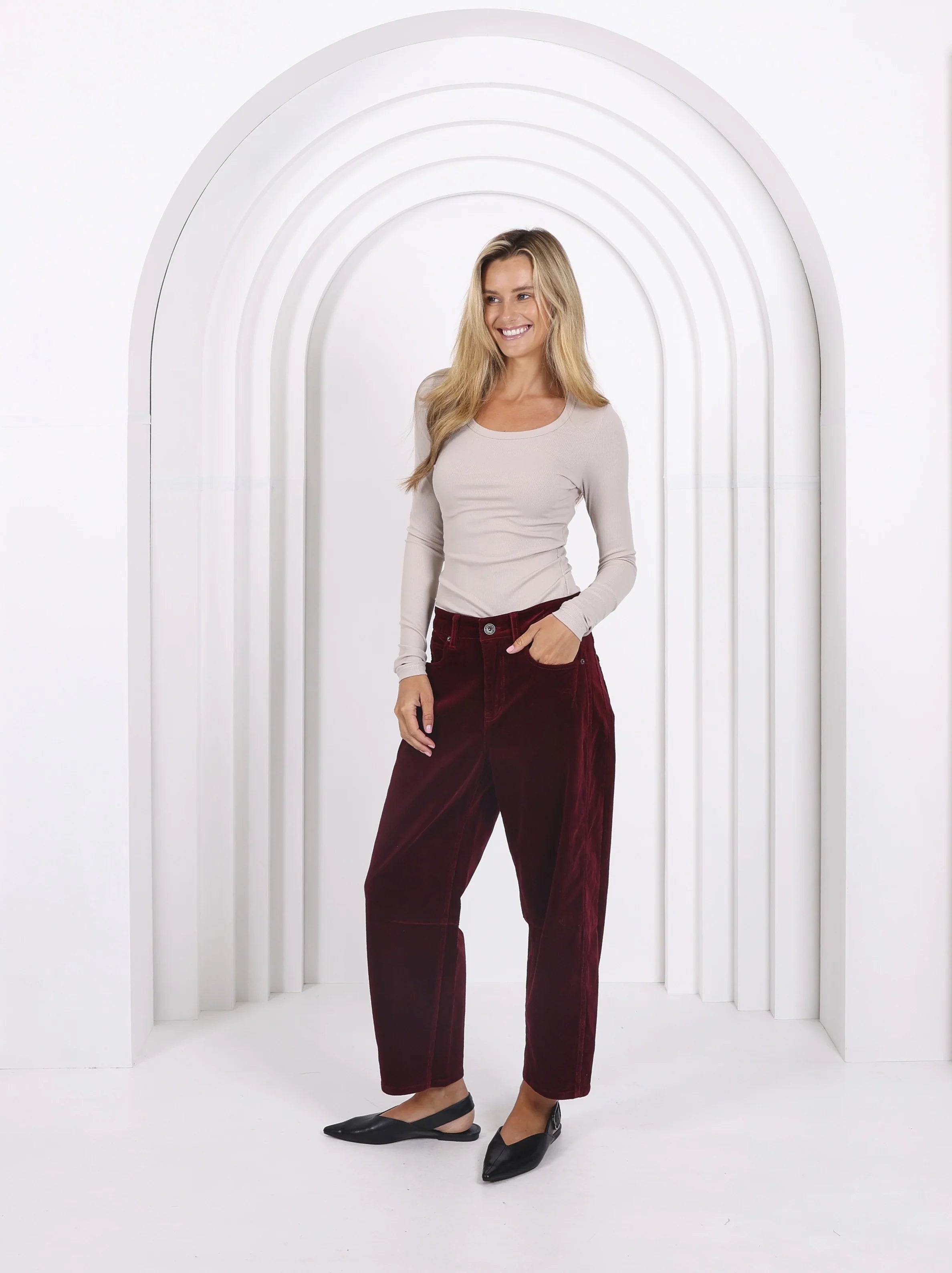 Toni Barrel Cord Jeans