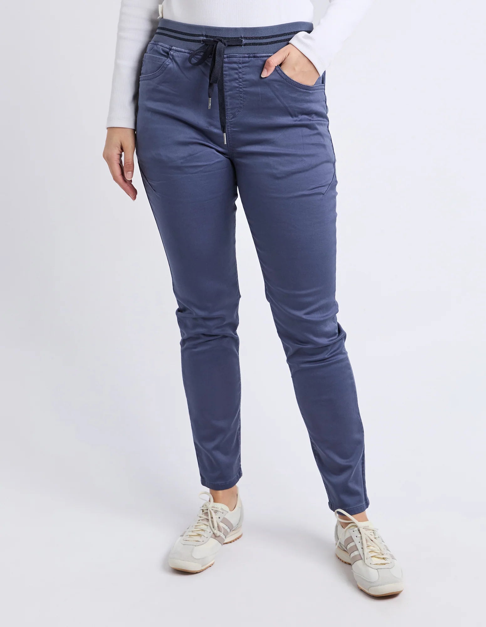 Sylvia Jogger