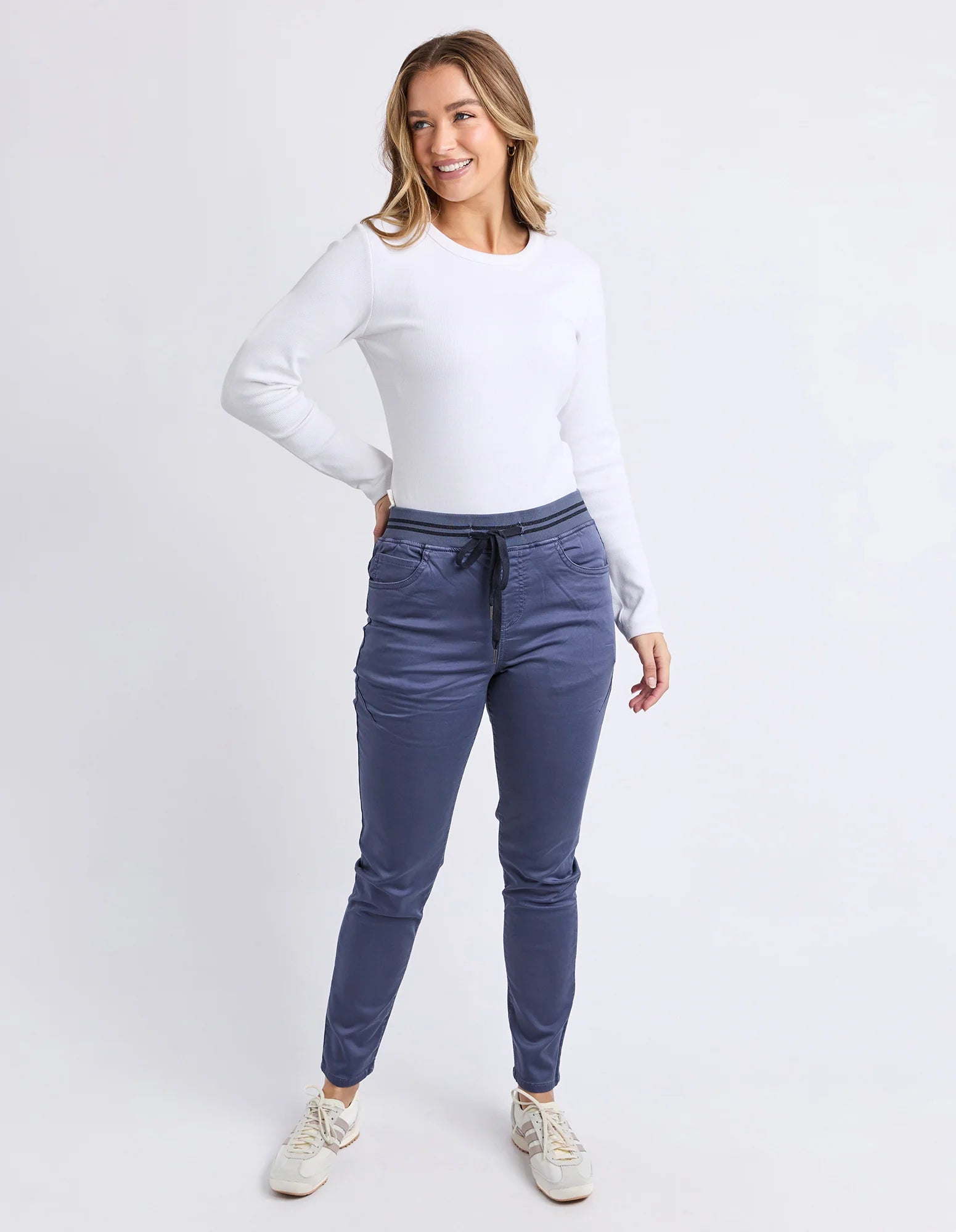 Sylvia Jogger