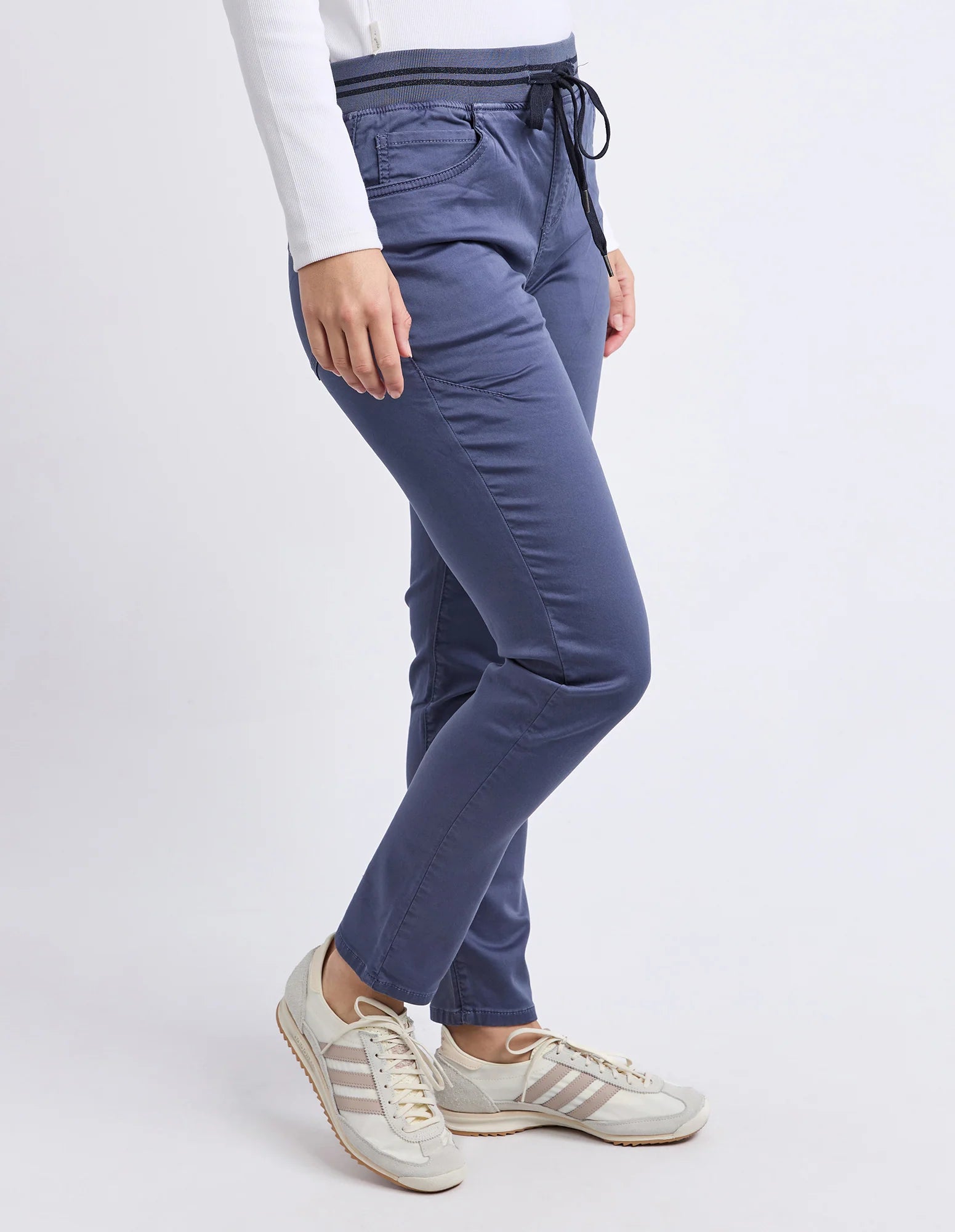 Sylvia Jogger