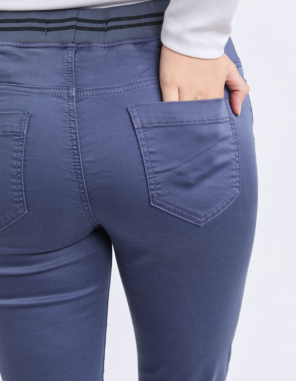 Sylvia Jogger