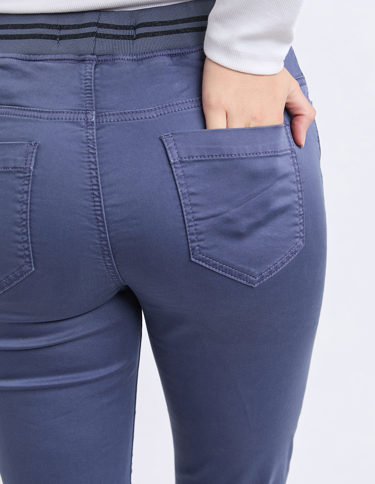 Sylvia Jogger