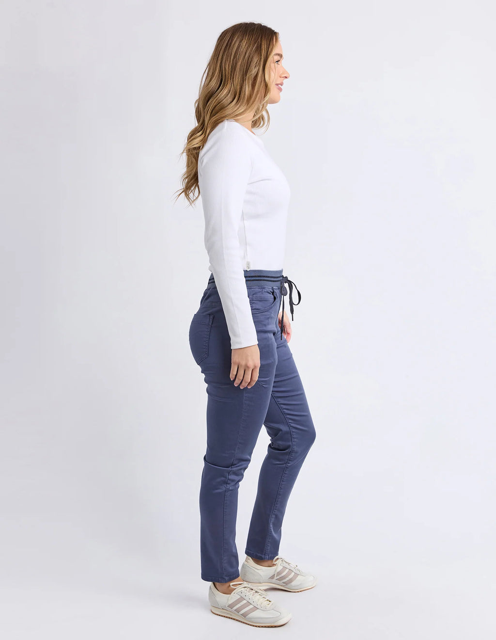 Sylvia Jogger