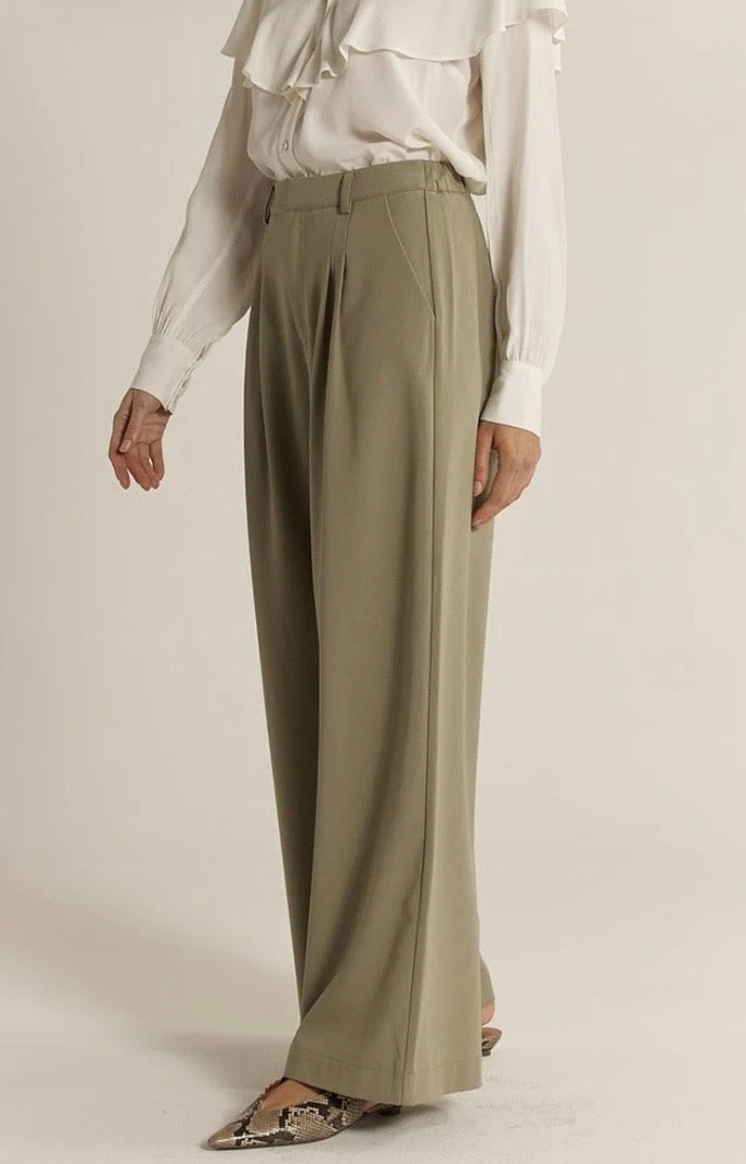 Roan Pleat Front Pant