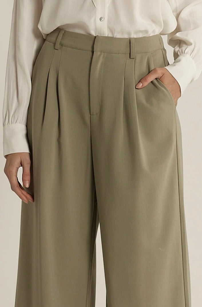 Roan Pleat Front Pant
